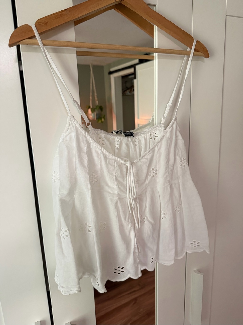 American Eagle Outfitters White Eyelet Tie-Front Camisole